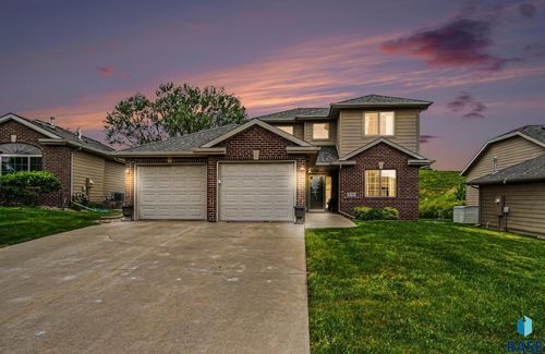 5016 S Winston Ln, Sioux Falls, SD, 57108-4842 | Card Image
