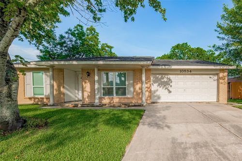 10534 Towne Square Rd, Sugar Land, TX, 77498-1532 | Card Image