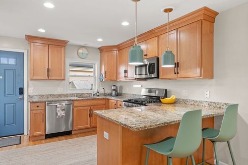 1-284 Riverside Ave, Medford, MA, 02155-5730 | Card Image