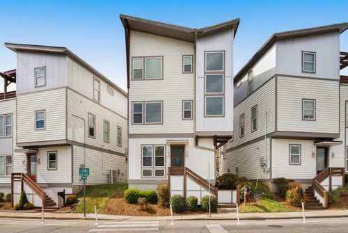 702 Porter Rd, Nashville, TN, 37206-1744 | Card Image