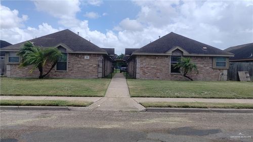 300 W Amy Dr, San Juan, TX, 78589-3560 | Card Image