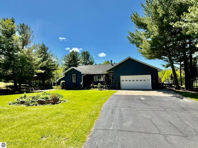 5867 Mabel Rd, House other with 5 bedrooms, 3 bathrooms and null parking in Williamsburg MI | Image 9