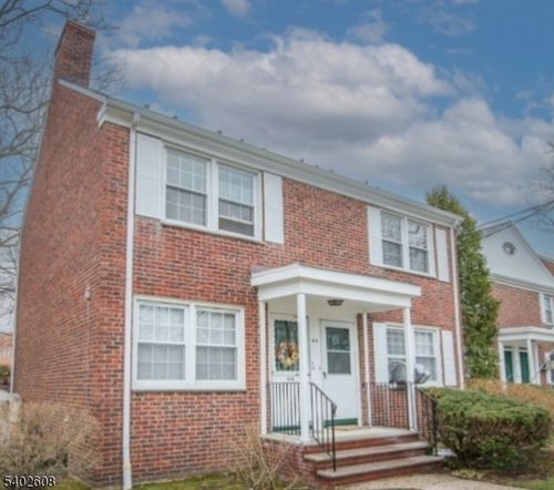 44 Meadowbrook Pl, Maplewood, NJ, 07040-2409 | Card Image