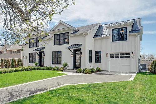 70 Navy St, Oakville, ON, L6J2Y9 | Card Image