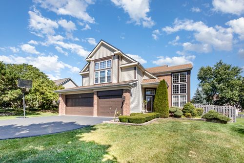 1334 Richmond Ln, Bartlett, IL, 60103-8939 | Card Image