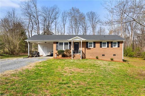 450 Black Lake Rd, Thomasville, NC, 27360-9085 | Card Image