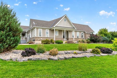 100 Britannia Cres, Bath, ON, K0H1G0 | Card Image