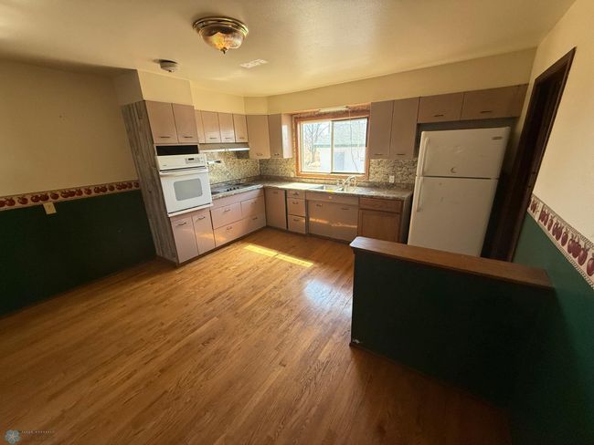 Kitchen | Image 11