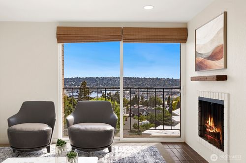 405-3710 25th Pl W, Seattle, WA, 98199-2031 | Card Image