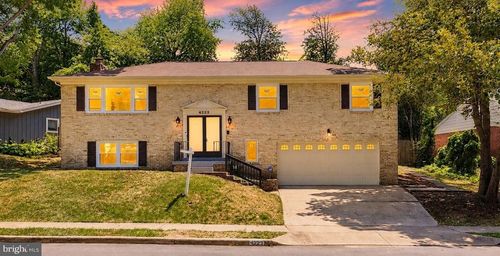 4223 Avon Dr, Montclair, VA, 22025-1610 | Card Image
