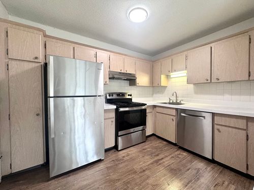 apt-10-132 North St, Newton, MA, 02460-1041 | Card Image