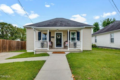 21 16th St, Bristol, TN, 37620-1926 | Card Image