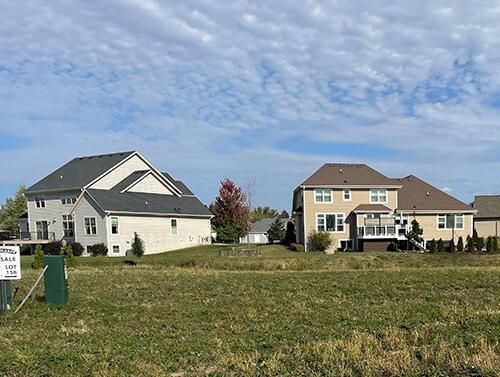 lt158-W220N4606 Timber Loop, Pewaukee, WI, 53072 | Card Image