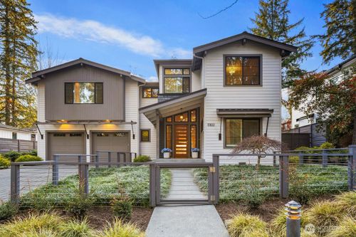 10833 104th Ave Ne, Kirkland, WA, 98033-4425 | Card Image