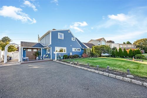 34 Harmony Lane, North Hempstead, NY, 11590 | Card Image