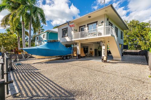 22 Tarpon Ave, Key Largo, FL, 33037-2923 | Card Image