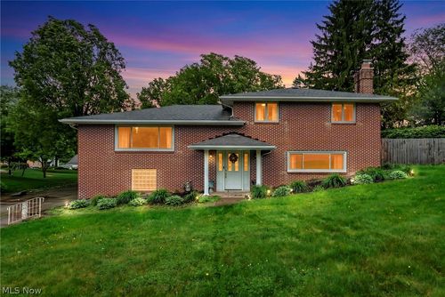 4841 Glenennis Cir Nw, Canton, OH, 44708-2057 | Card Image