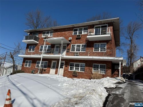 419 Paterson Ave, East Rutherford, NJ, 07073-1354 | Card Image