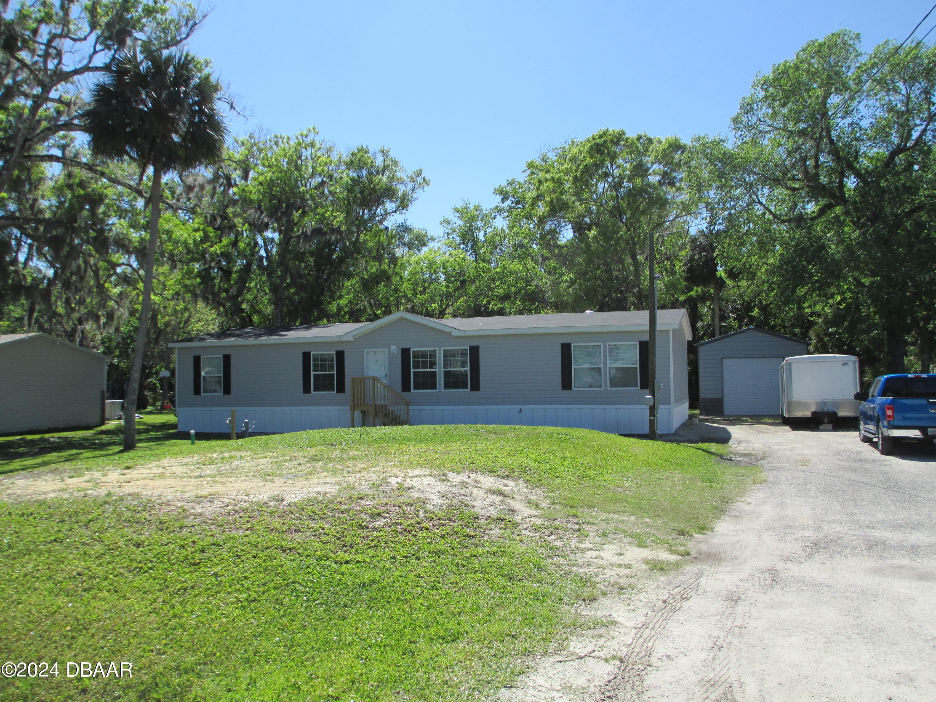 Elizabeth St, New Smyrna Beach, FL 32168