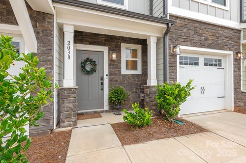 16-2038 Crooked Oak Ln, York, SC, 29745-9750 | Card Image