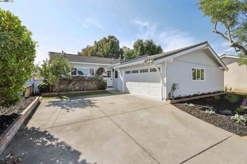 20145 Butterfield Dr, Castro Valley, CA, 94546-4133 | Card Image