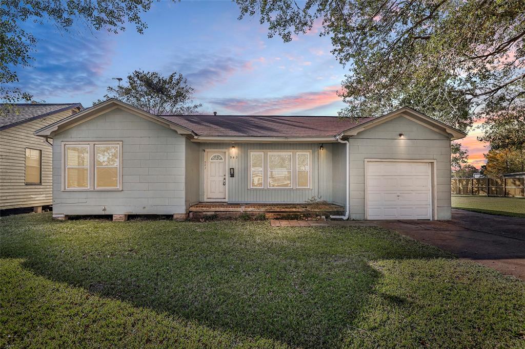 Milam St, Liberty, TX 77575