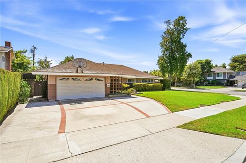 1544 E Riverview Ave, Orange, CA, 92865-1529 | Card Image