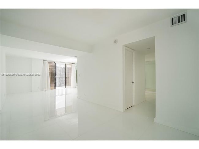APT-2306 - 18181 Ne 31 St Ct, Condo with 2 bedrooms, 2 bathrooms and null parking in Aventura FL | Image 12