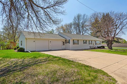 917 Court Ave, Gaylord, MN, 55334-2266 | Card Image