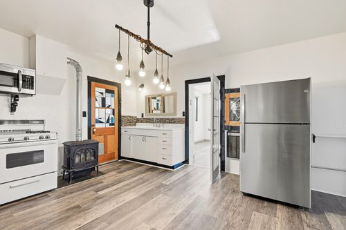 490 N 300 E, Beaver, UT, 84713-7806 | Card Image