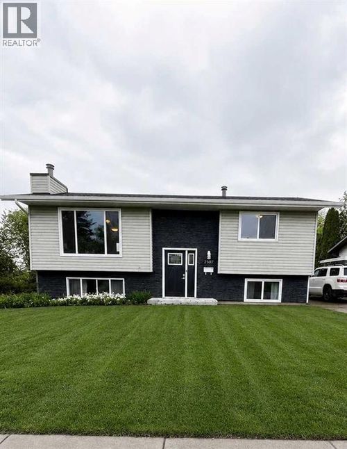 2307 47 Ave, Lloydminster, SK, S9V1L2 | Card Image