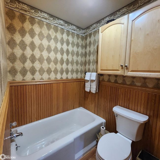 213 E Baker St, Home with 4 bedrooms, 2 bathrooms and 2 parking in Avoca IA | Image 31
