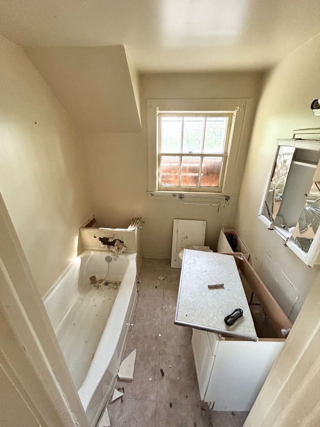 2317 Flushing Rd, House other with 4 bedrooms, 2 bathrooms and null parking in Flint MI | Image 15