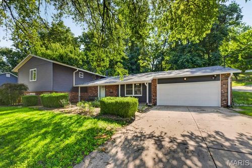 193 Beverly Ln, Collinsville, IL, 62234-2911 | Card Image