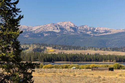 399 Egret Dr, West Yellowstone, MT, 59758-9008 | Card Image