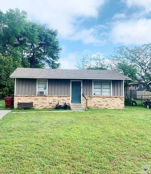 301 Marietta St, Queen City, TX, 75572-2253 | Card Image