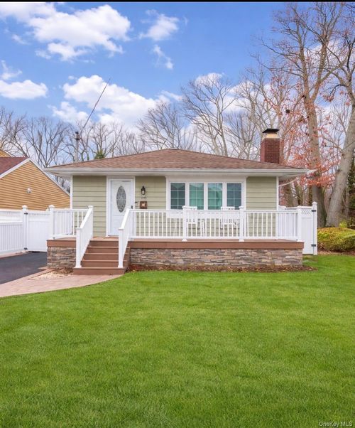 1334 Lakeshore Dr, Massapequa Park, NY, 11762-1755 | Card Image