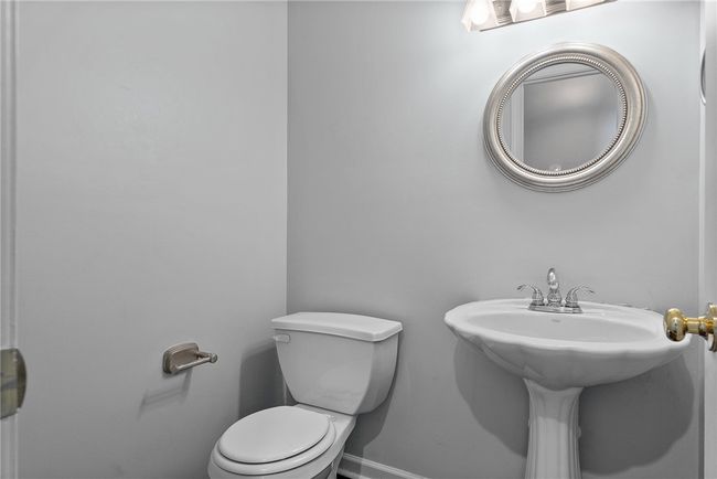 206 Mountain Dr, Townhouse with 3 bedrooms, 3 bathrooms and 2 parking in Carnegie PA | Image 14