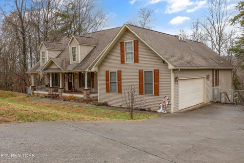 3268 River Pointe Circle, Kodak, TN, 37764 | Card Image