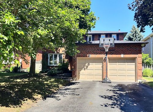 79 Doris Cres, Newmarket, ON, L3Y7V5 | Card Image