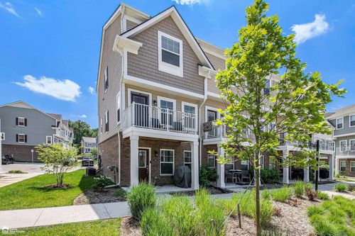 209 Katie Ln, Brighton, MI, 48116-3501 | Card Image