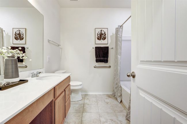 Shower and tub combination | Image 32