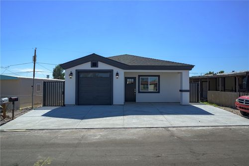590 Silver Ln, Bullhead City, AZ, 86442-5346 | Card Image