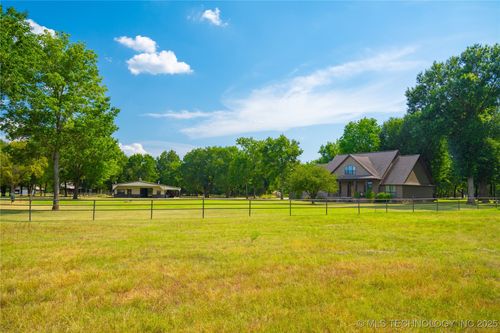 21540 E State Highway 31, Quinton, OK, 74561 | Card Image