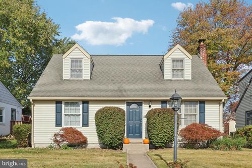 307 Perkiomen Ave, LANSDALE, PA, 19446-3526 | Card Image