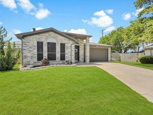 10117 High Bluff Dr, Fort Worth, TX, 76108-4018 | Card Image