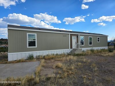 New 3/2 Ba built in 2023 on .0.89 AC+- | Image 1