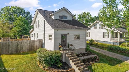 266 W Lincoln Rd, Alcoa, TN, 37701-2406 | Card Image