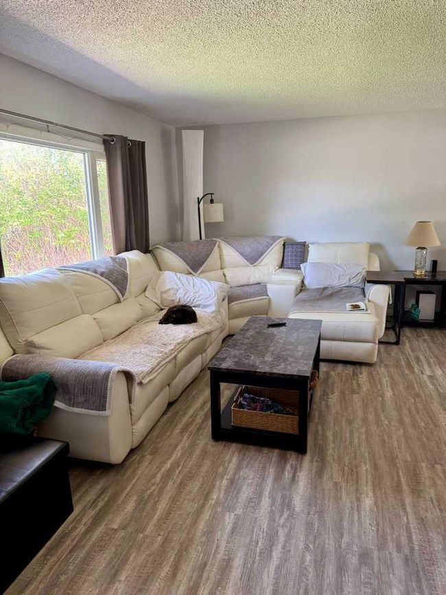 4809 45 Street, House other with 4 bedrooms, 2 bathrooms and 4 parking in Olds AB | Image 4