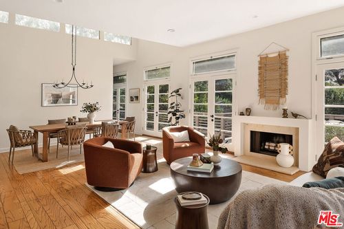 2640 Commonwealth Canyon Ave, Los Angeles, CA, 90027 | Card Image